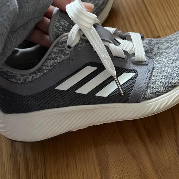 Gray and white adidas edge lux 3 bounce sneakers - Picture 5 of 7